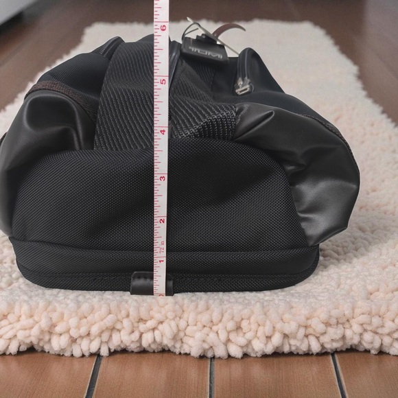 Tumi Black Alpha Belt Bag - Picture 7 of 7